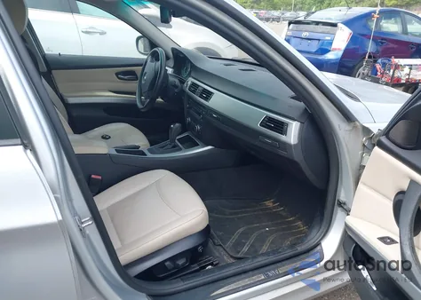 2011 BMW 328I xDrive z USA, uszkodzony, nr VIN WBAPK5C57BA995965